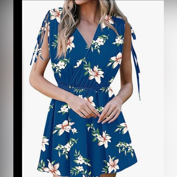 Tropical Women’s Floral Romper Blue Pink Sz Small Summer Vacation Beach Party - Picture 1 of 12